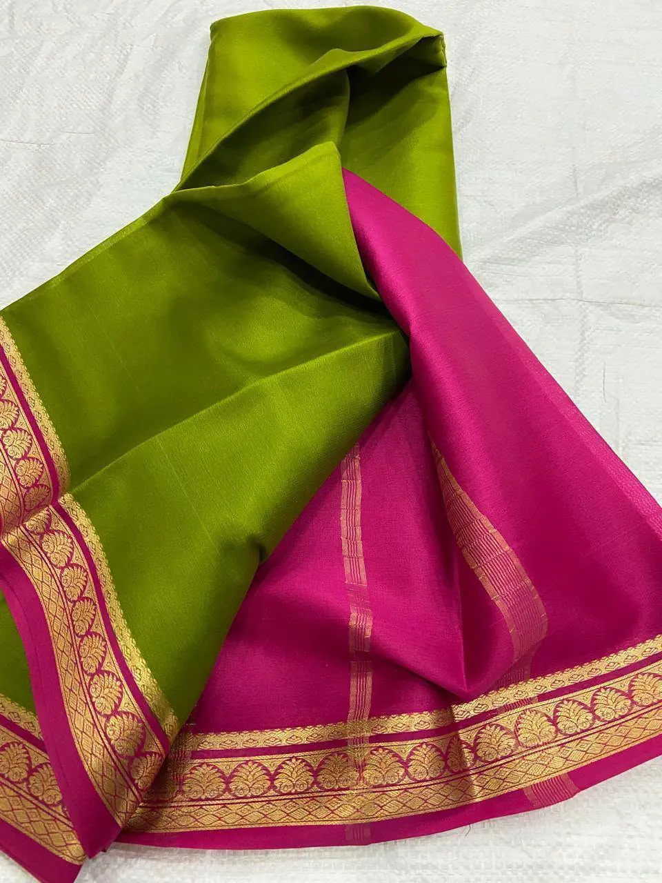 Premium Soft Art Silk Saree with Rich Zari Border & Contrast Pallu